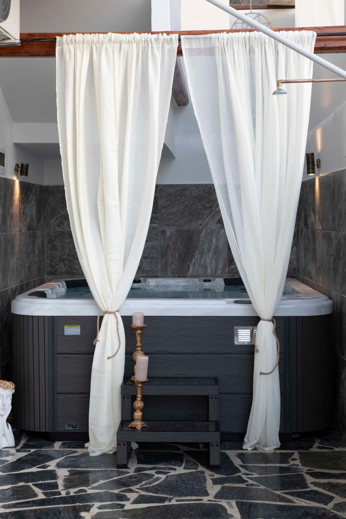 Kleopatra Deluxe Apartment With Jacuzzi Kamilárion Exterior foto